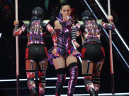 Puluhan Kucing Meramaikan Konser Katy Perry