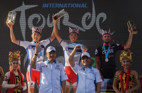 Pemenang Lomba Balap Sepeda International Tour de Banyuwangi Ijen 2015