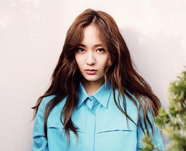 Pose Konyol Krystal f(x) 