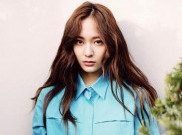 Pose Konyol Krystal f(x) 