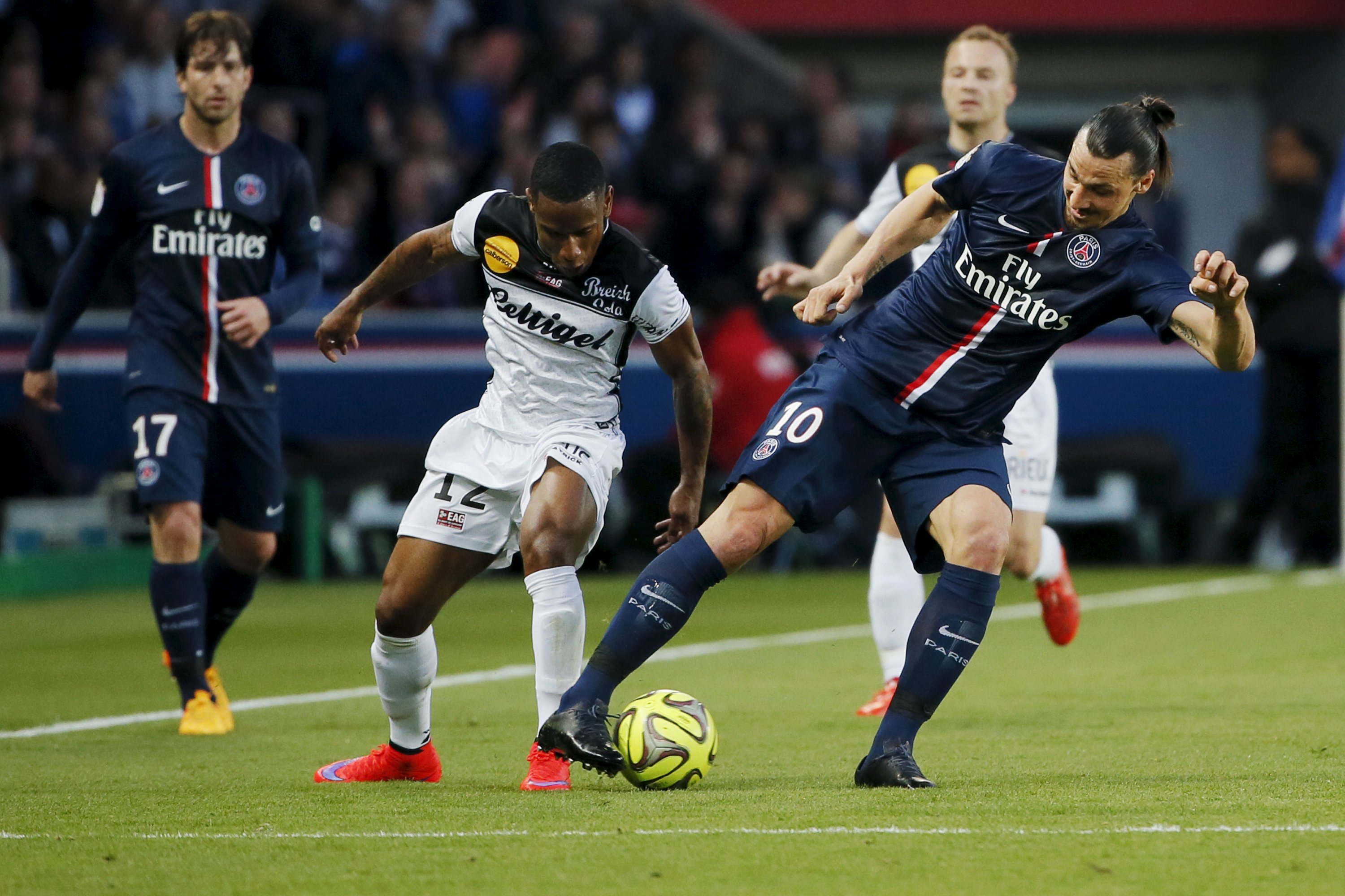Gasak Guingamp, PSG Cetak Gol Setengah Lusin