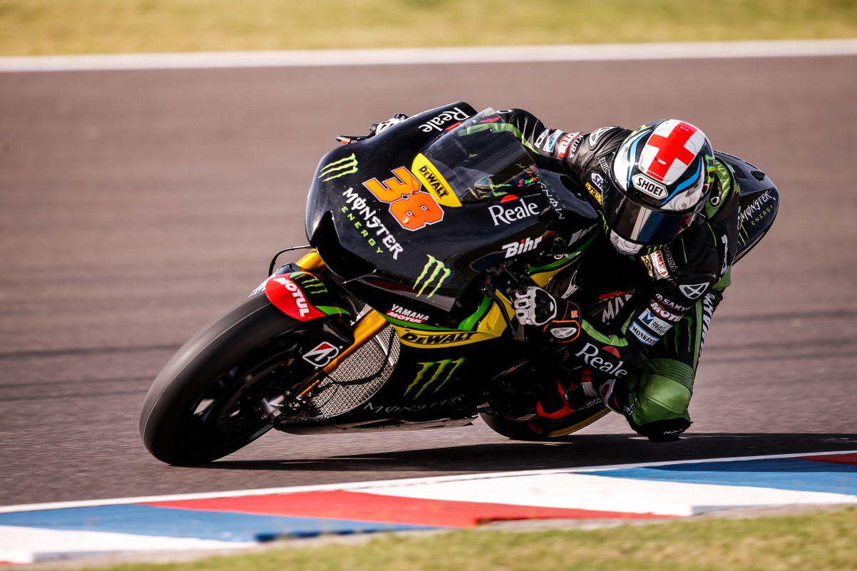 Keputusan Tepat Antarkan Bradley Smith Rengkuh Podium