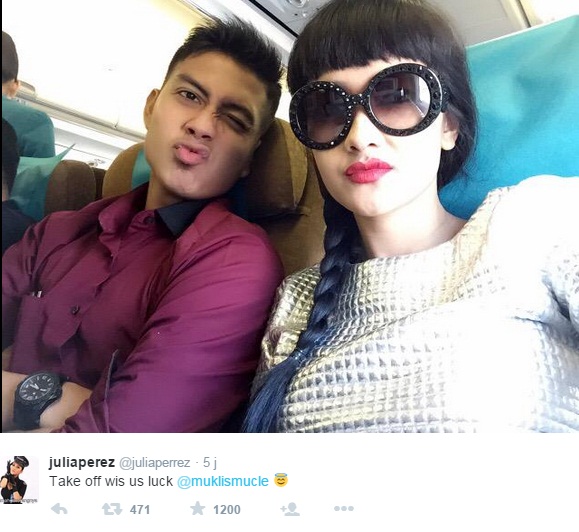 Kemesraan Jupe dan Mumu Liburan ke Singapura