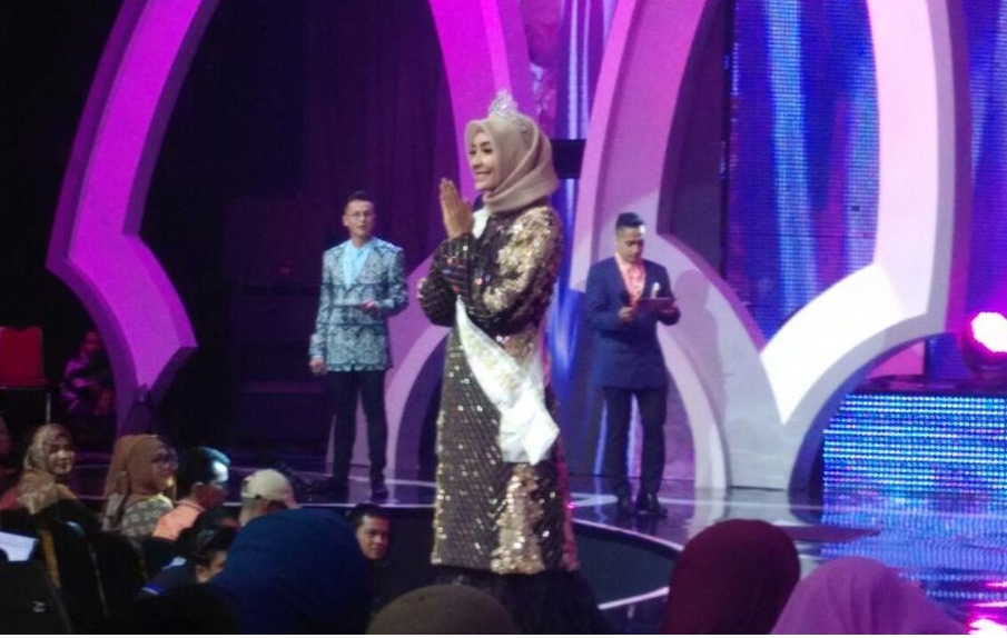 Serahkan Mahkota, Puteri Muslimah 2014 Menangis Haru