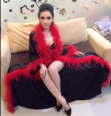 Bantah Terlibat Prostitusi Artis, Amel Alvi Luncurkan Single Terbarunya