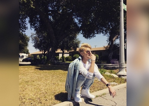 Tao EXO Pamer Foto saat Tiba di Los Angeles