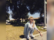 Tao EXO Pamer Foto saat Tiba di Los Angeles