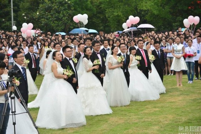 86 Pasangan Nikah Massal saat Rayakan Ulang Tahun Kampus