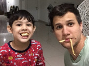 Makin Dekat, Ini Keseruan Stuart Collin dengan Putra Risty Tagor