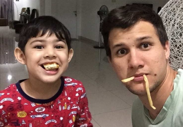 Makin Dekat, Ini Keseruan Stuart Collin dengan Putra Risty Tagor