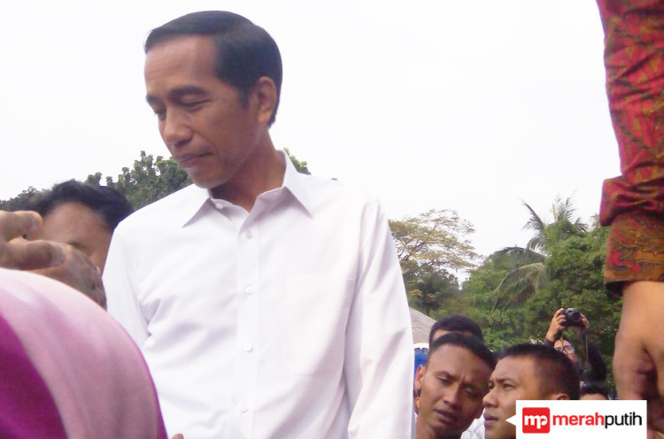 Jokowi Pernah Titip Kembang ke Makam Penyebar Islam di Jakarta