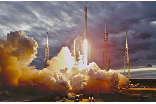 Misi Pertama SpaceX