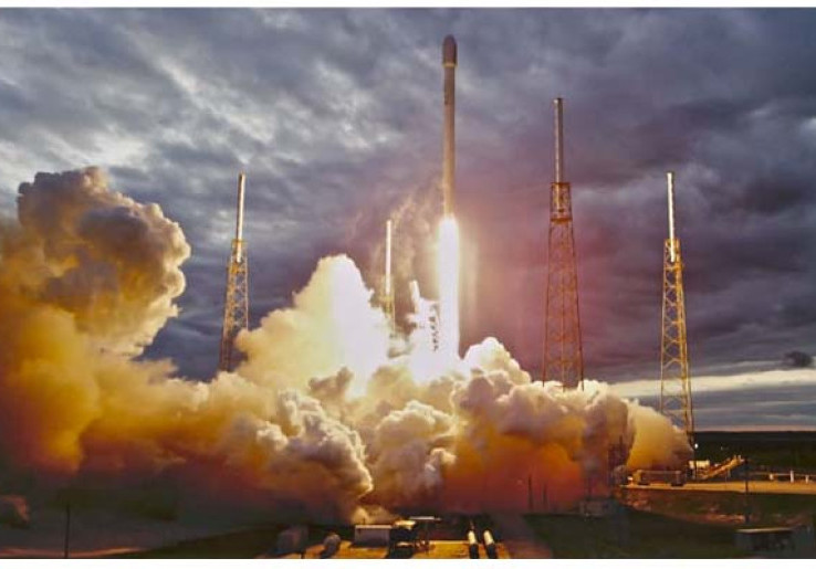 Misi Pertama SpaceX