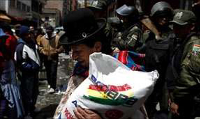 Bolivia Kerahkan Militer Gantikan Tukang Roti