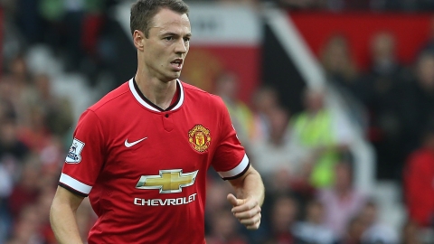 Everton Tertarik Datangkan Jonny Evans