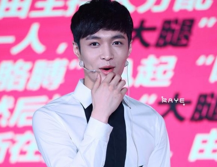 Lay EXO Akan Adu Akting dengan Jackie Chan di Film Terbaru