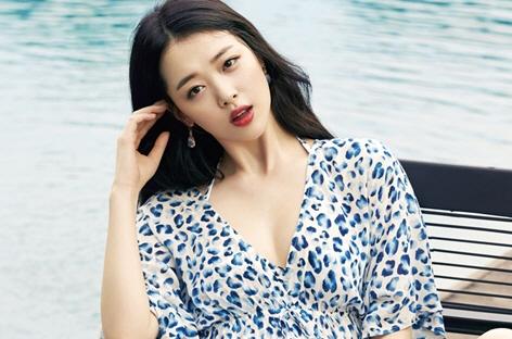 Sulli f(x) Tampil Menggoda di Bali