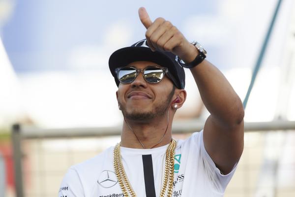 Ratu Inggris Nasehati Lewis Hamilton Soal Etika di Meja Makan