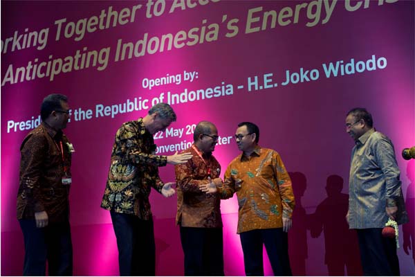 Minyak dan gas Bumi adalah Pengendali Pertumbuhan Ekonomi