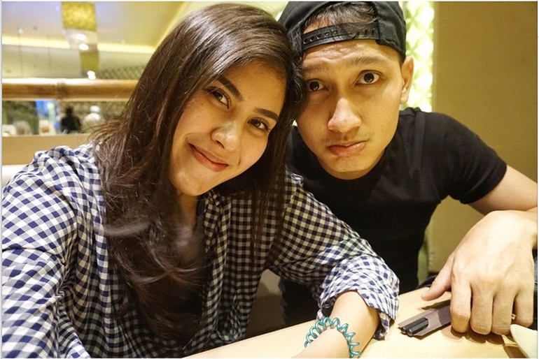 Keseruan Syahnaz Sadiqah dan Juan Christian saat Makan Bareng