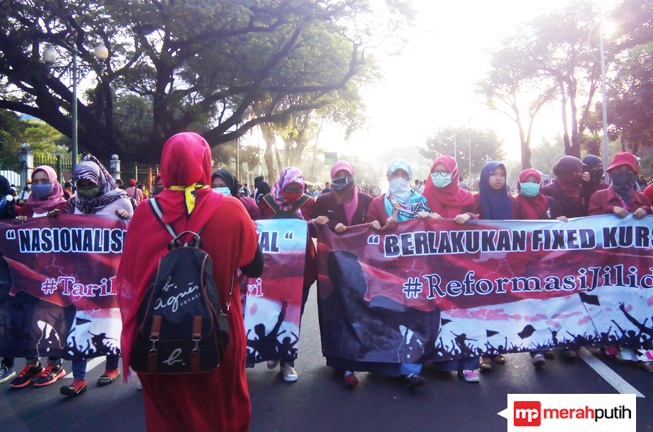 Hijabers Ini Pilih Demo daripada 'Dinner'