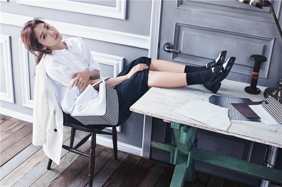 Park Shin Hye Tampil Mempesona di Iklan Terbaru