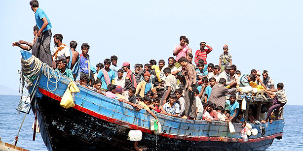 Myanmar Selamatkan Kapal Berisi 200 Imigran