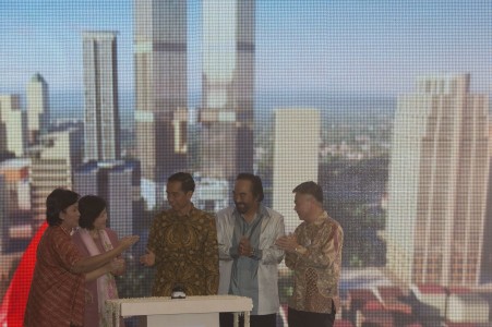  Jokowi Resmikan Pembangunan Gedung Milik Ketua Umum Nasdem