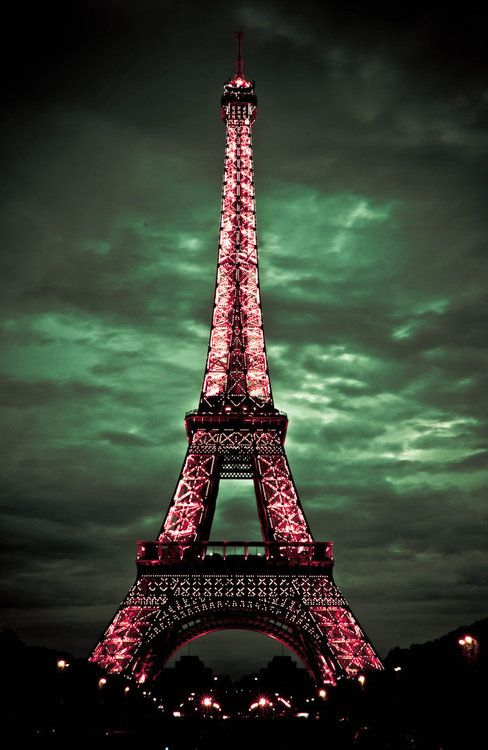 Banyak Pelaku Kejahatan, Menara Eiffel Tak Semenarik di Film
