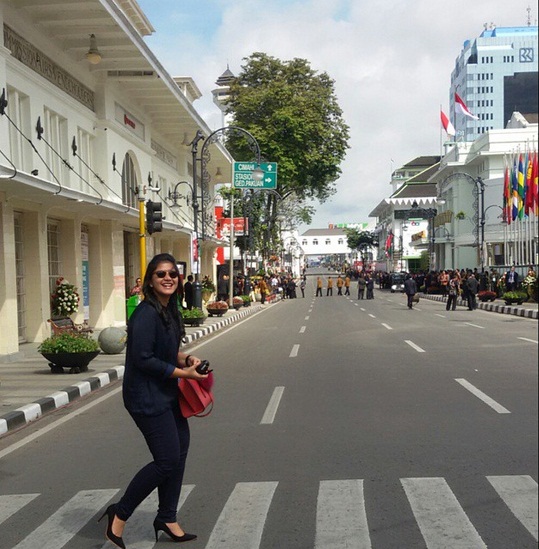 Outfit Simpel dan Trendi ala Putri Presiden Jokowi