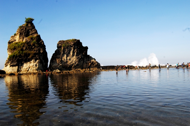 Pantai Sawarna, Surga Tersembunyi di Banten