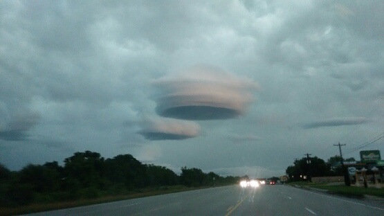 Setelah Suara Mirip Terompet di Langit, Muncul Awan Misterius