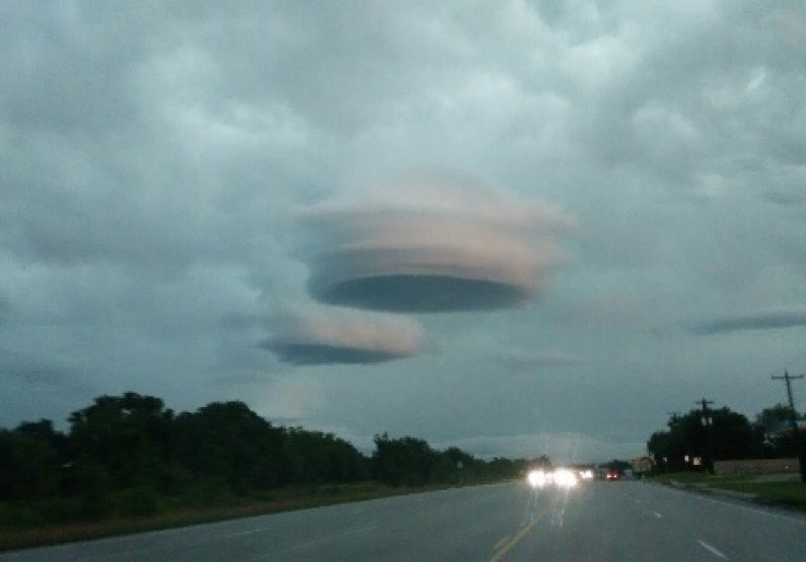 Setelah Suara Mirip Terompet di Langit, Muncul Awan Misterius