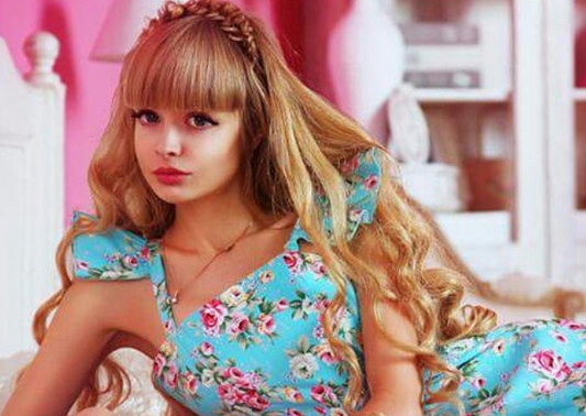 Wanita Secantik Barbie Tanpa Operasi