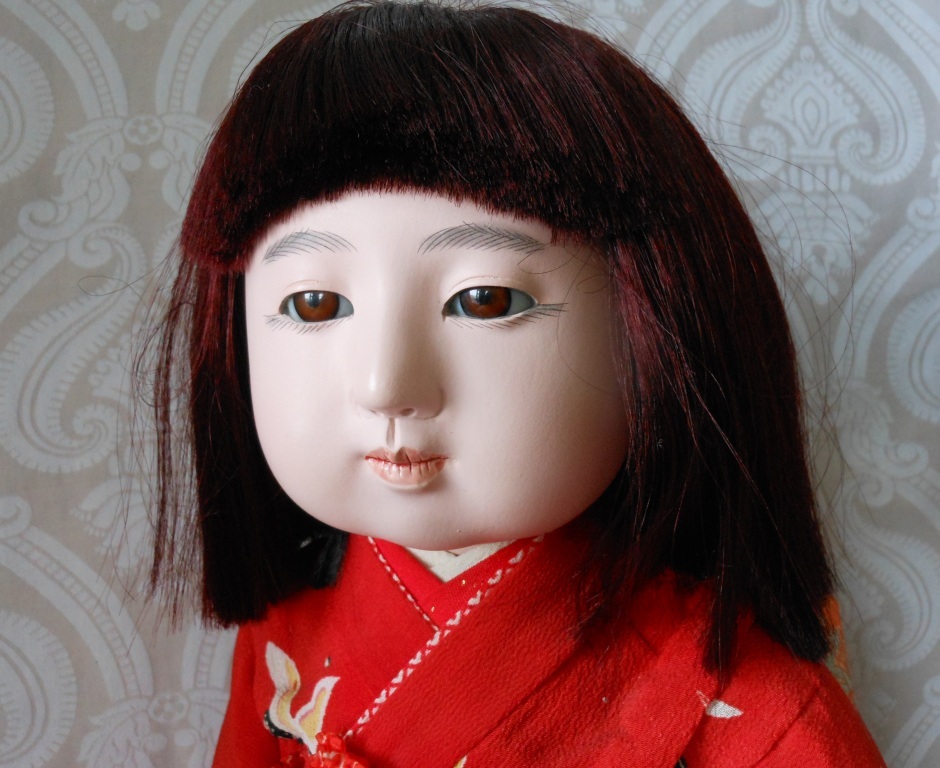 Misteri Boneka 'Hantu' Milik Happy Salma