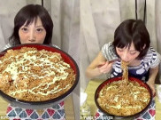 Heboh, Video Wanita Mungil Makan Mi 4 Kg dalam 3 Menit