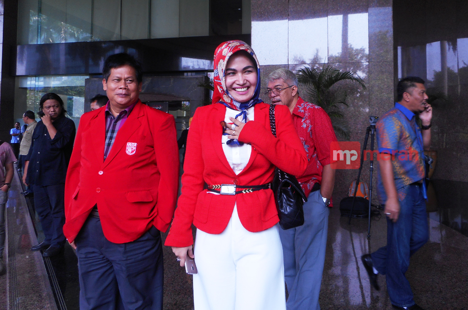 Alasan Camel Petir Kenakan Hijab