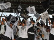 Ribuan Massa HTI Memadati GBK
