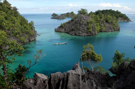 Keindahan Pulau Labengki yang Memikat Hati
