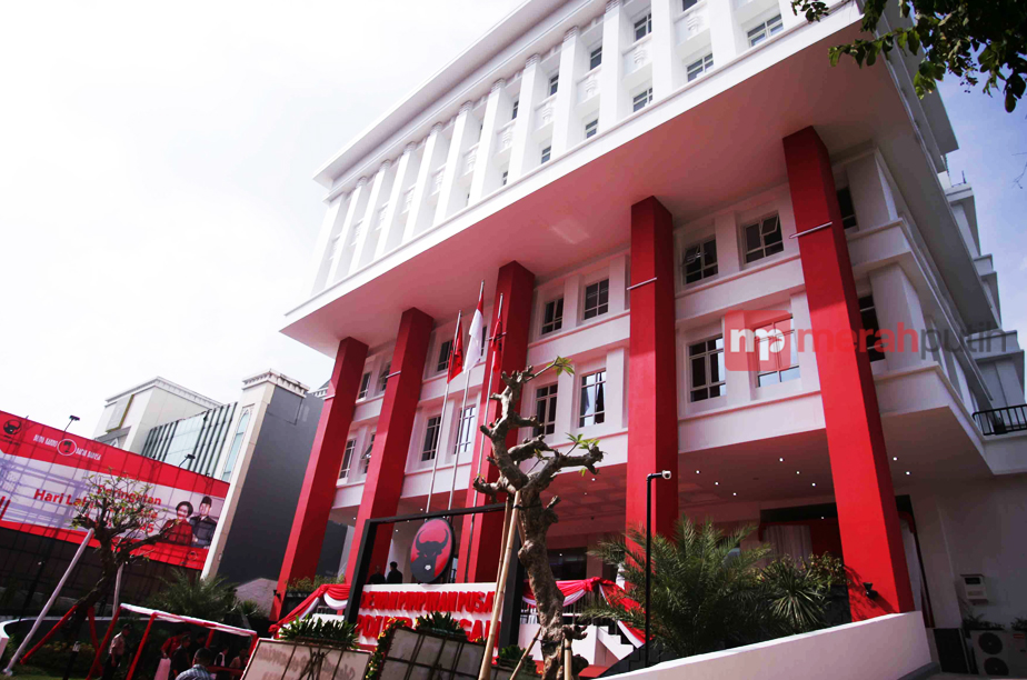 Megawati Resmikan Kantor DPP PDIP