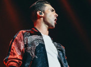 Adam Levine Tampil Bugil di Video Klip Terbaru Maroon 5