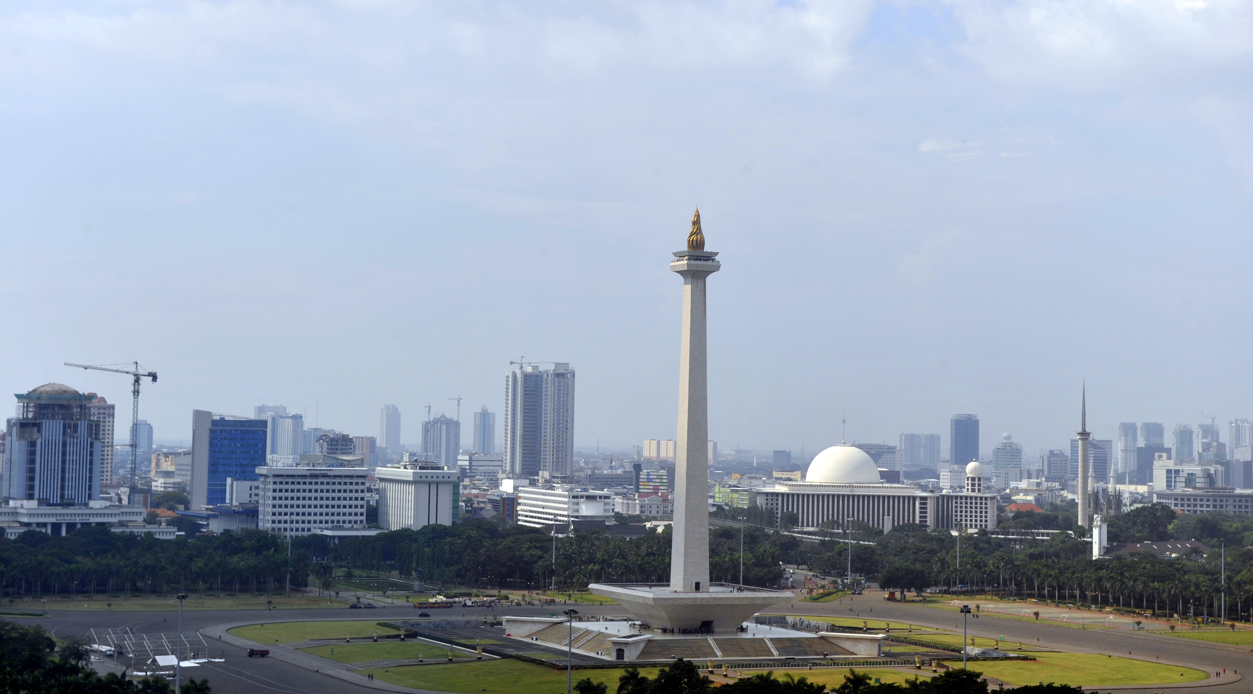 Monas, Semakin Malam Semakin Ramai 