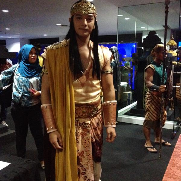 Rico Verald Perankan Tokoh Wayang