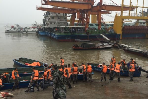 Harapan Korban Selamat di Kapal Pesiar Tiongkok Semakin Kecil