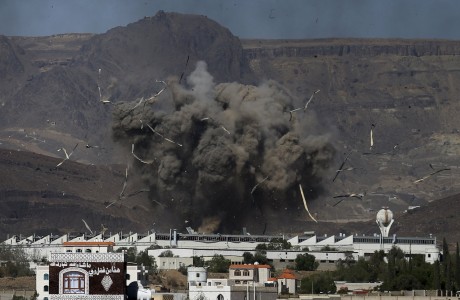 Usai Ditawan, Seorang Wartawan Amerika Akhirnya Dibebaskan Pemberontak Houthi di Yaman