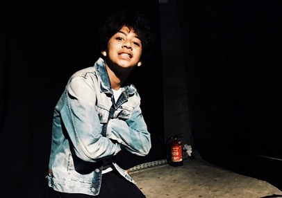 Aksi Keren Bastian Steel di Atas Skateboard