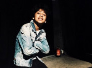 Aksi Keren Bastian Steel di Atas Skateboard