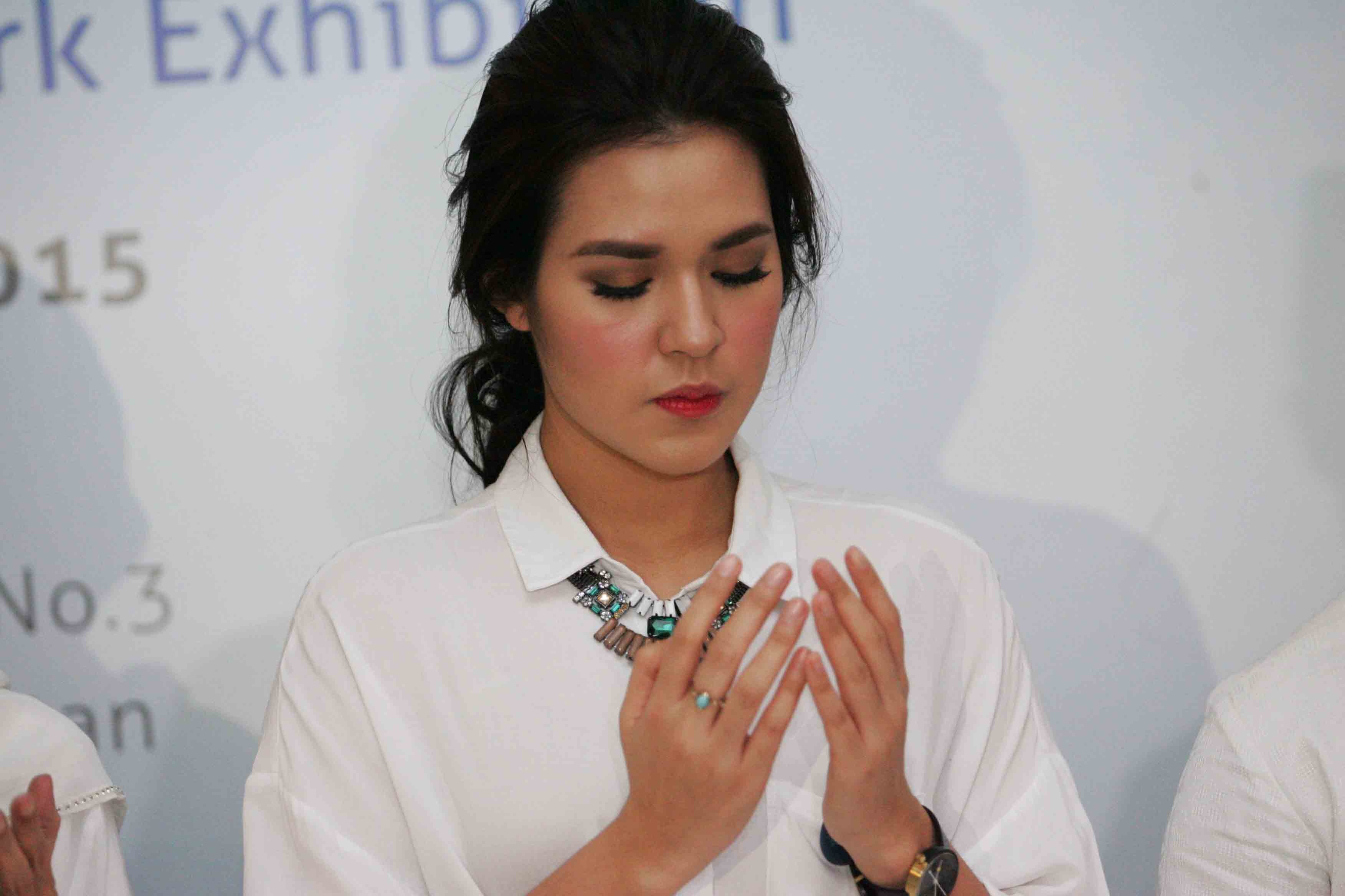 Pertanyaan Soal Persaingan Penyanyi Bikin Raisa Berang