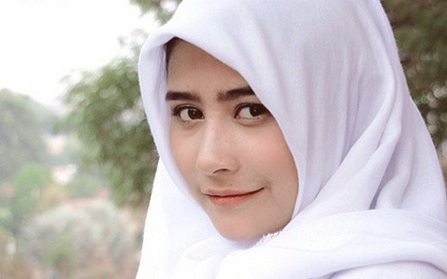 Prilly Rilis Teaser Single Religi ‘Hidup Hanya Sekali’