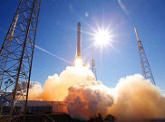 SpaceX Luncurkan Satelit Internet untuk Pelosok Bumi 